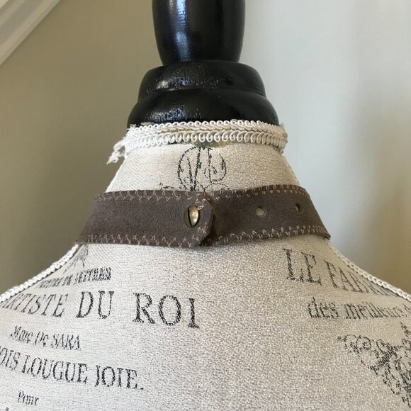 Twine & Twig Layered Classic Beaded Necklace Womens Suede Strap Cream Bronze - Picture 11 of 12